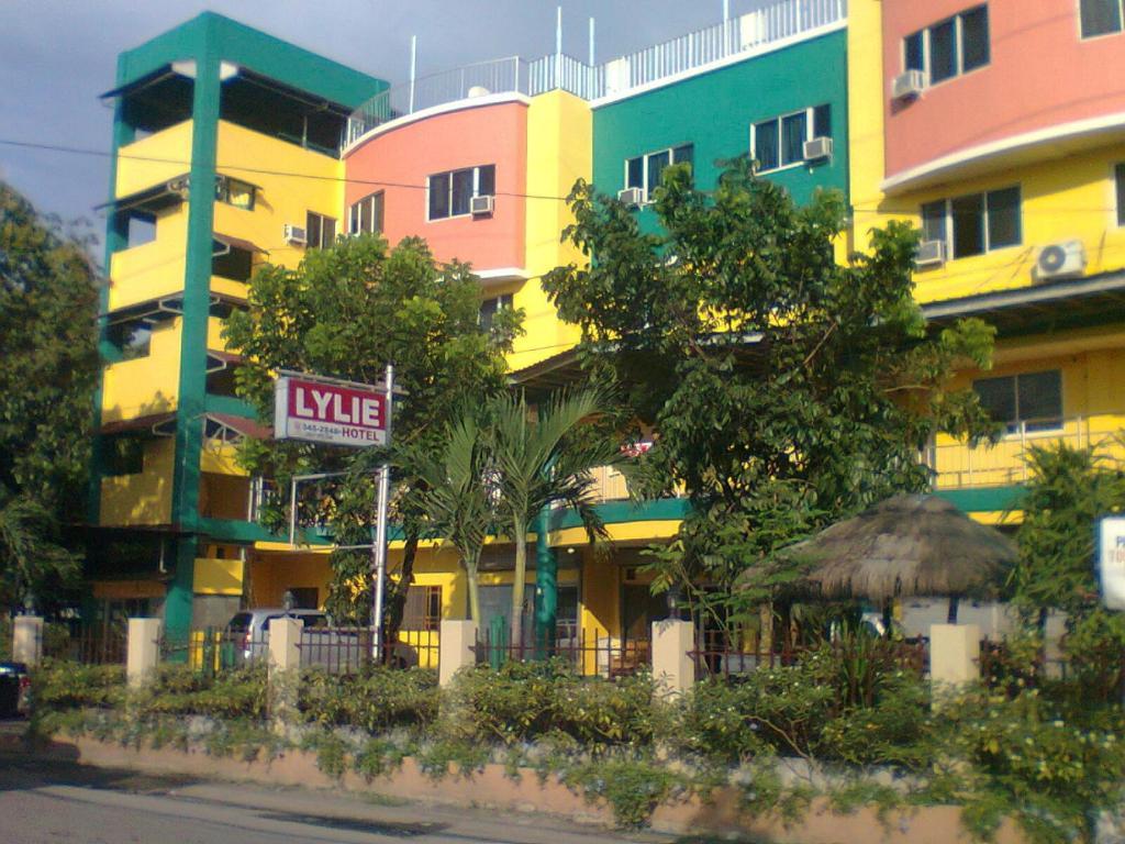 Lylie Hotel Cebu Stadt Exterior foto